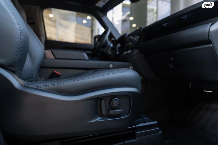 לנד רובר דיפנדר