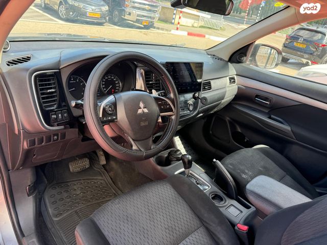 מיצובישי אאוטלנדר