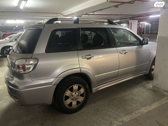 מיצובישי אאוטלנדר