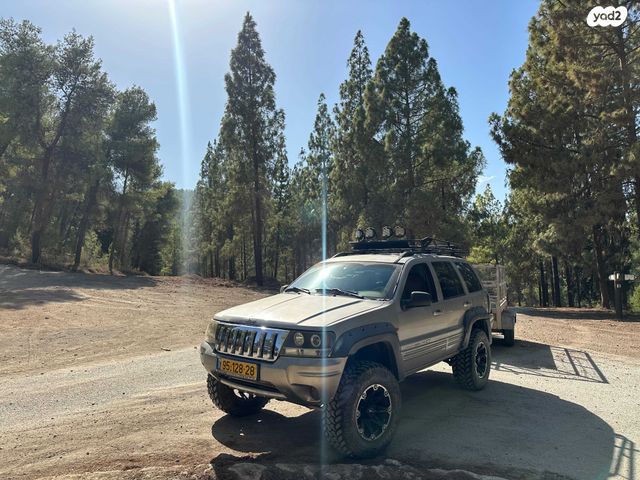מודעת רכב ג'יפ גרנד צ'ירוקי