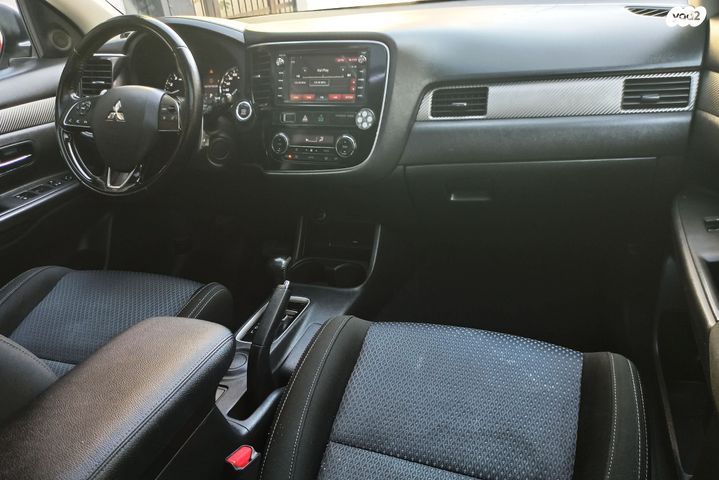 מיצובישי אאוטלנדר