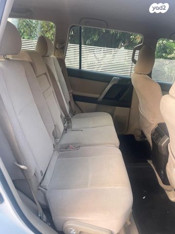 טויוטה לנד קרוזר