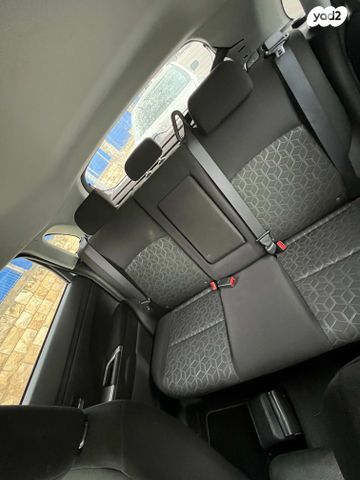 מודעת רכב מיצובישי ASX