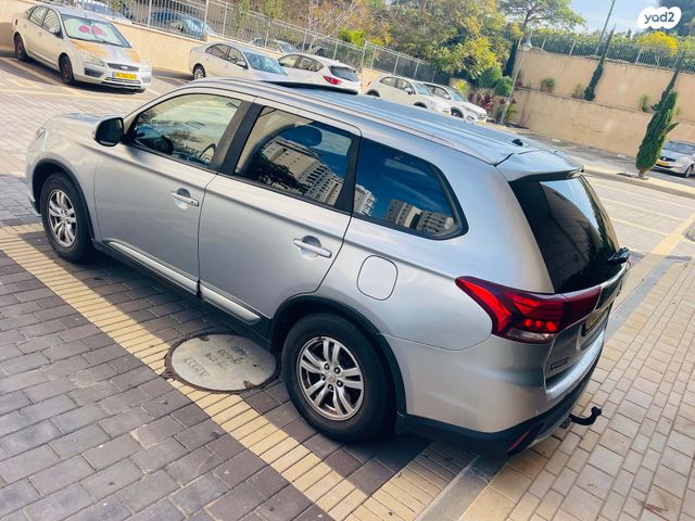 מיצובישי אאוטלנדר