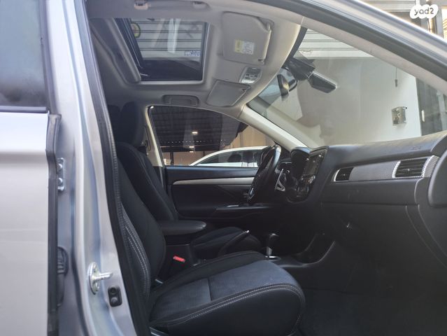 מיצובישי אאוטלנדר