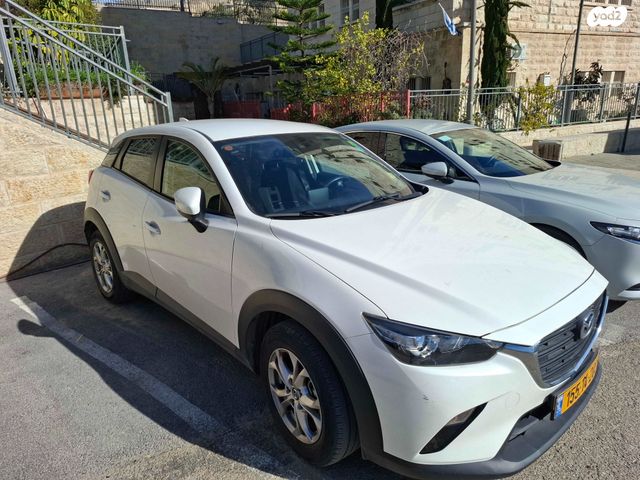 מודעת רכב מאזדה CX-3