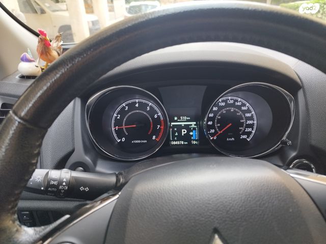 מודעת רכב מיצובישי ASX