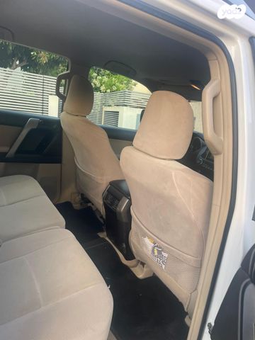 טויוטה לנד קרוזר