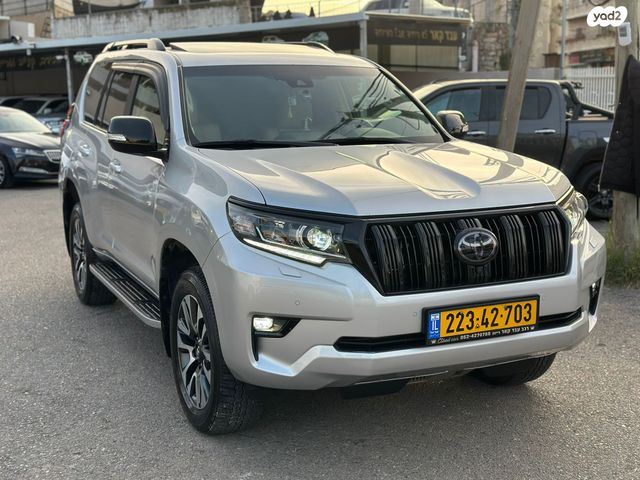 טויוטה לנד קרוזר