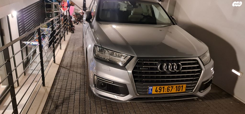 מודעת רכב אאודי Q7