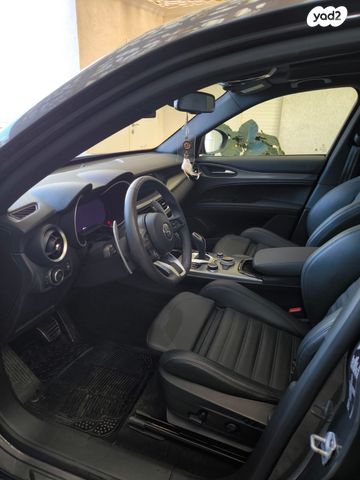 מודעת רכב אלפא רומיאו סטלביו