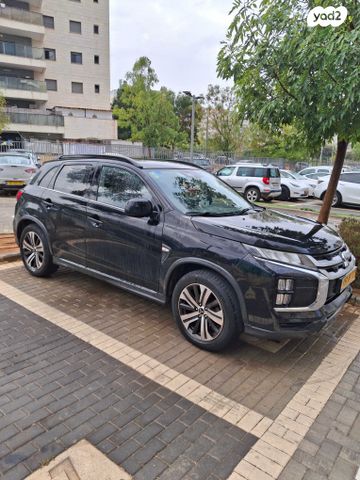 מודעת רכב מיצובישי ASX