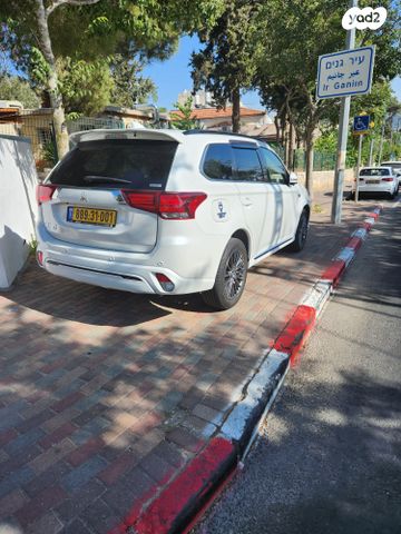 מיצובישי אאוטלנדר