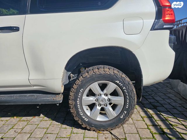 טויוטה לנד קרוזר