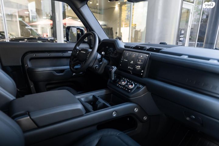 לנד רובר דיפנדר