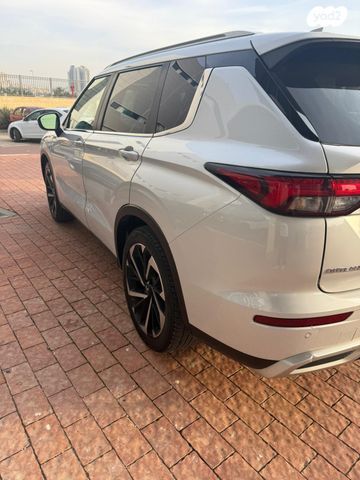 מיצובישי אאוטלנדר