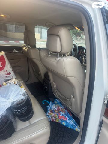 מודעת רכב ג'יפ גרנד צ'ירוקי