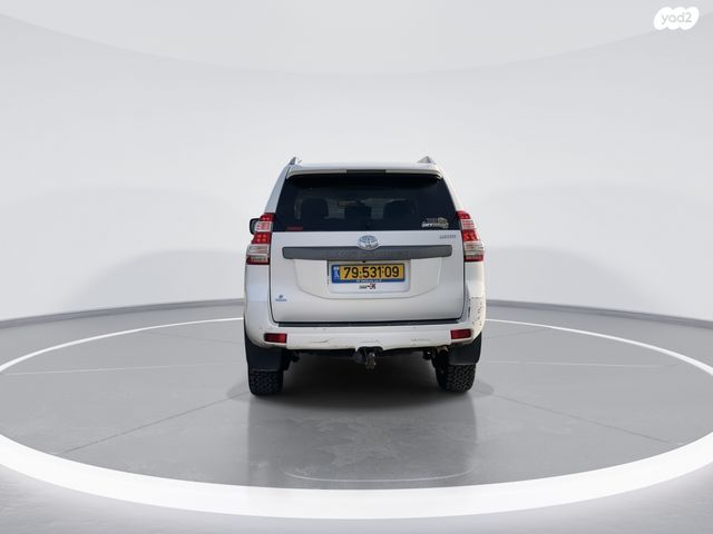 טויוטה לנד קרוזר