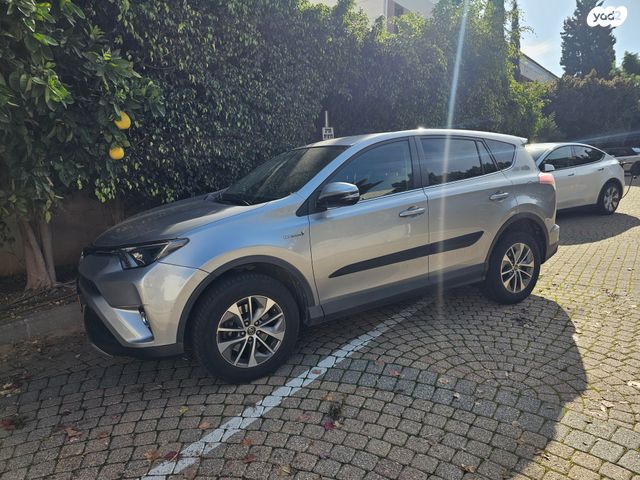 מודעת רכב טויוטה RAV4