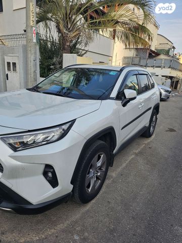טויוטה RAV4