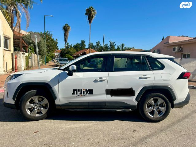 טויוטה RAV4