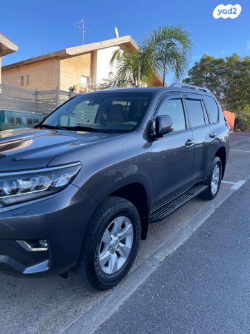 טויוטה לנד קרוזר