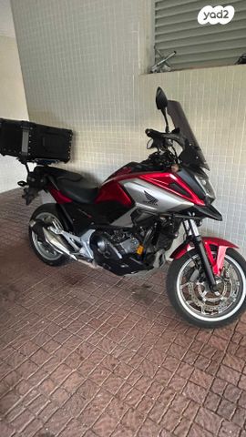 הונדה NC750X DCT