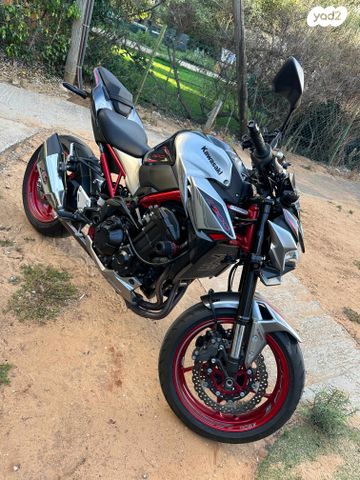 מודעת רכב קאוואסאקי Z900