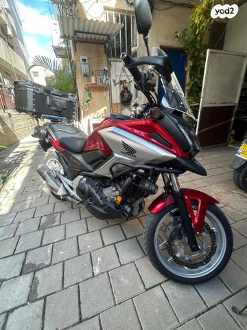 הונדה NC750X DCT