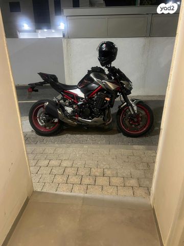מודעת רכב קאוואסאקי Z900
