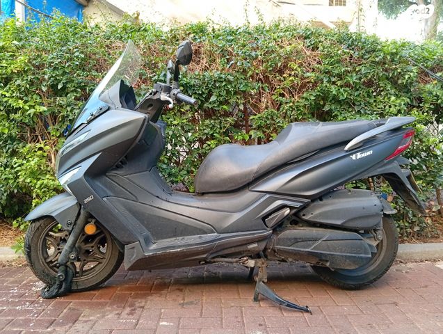 מודעת רכב קימקו איקס-טאון 250I