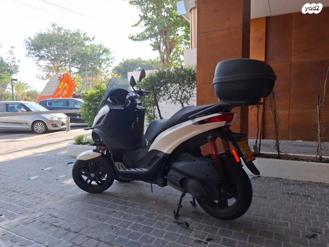 פיאג'ו MP3 300 HPE