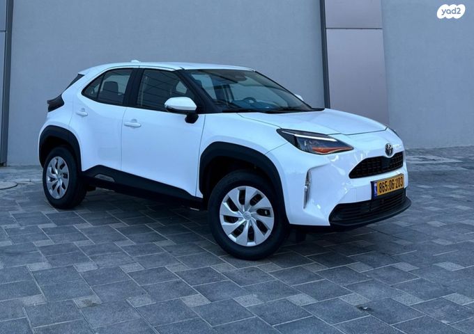 מודעת רכב טויוטה יאריס קרוס