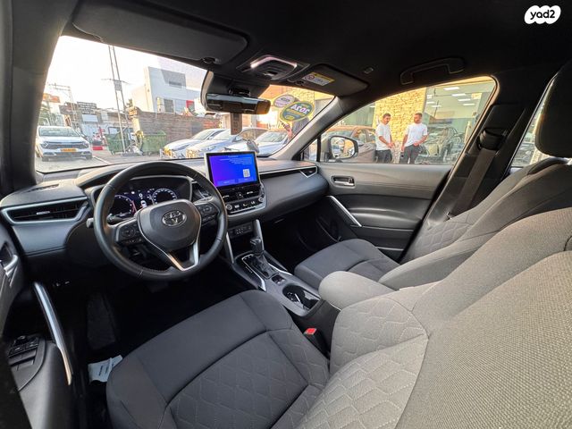 טויוטה קורולה קרוס