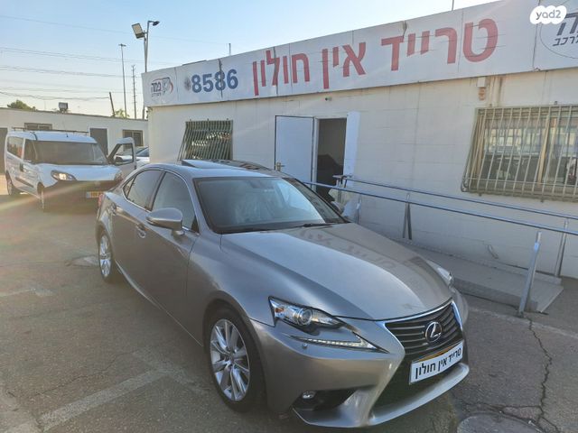 מודעת רכב לקסוס IS