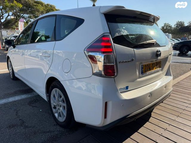 טויוטה פריוס פלוס