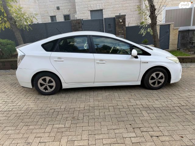 טויוטה פריוס