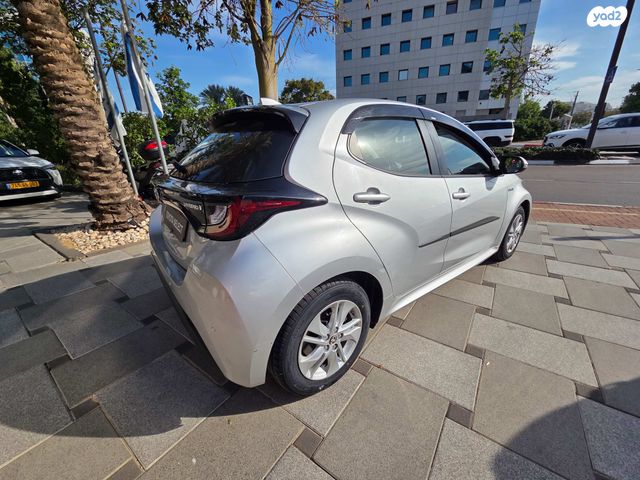 מודעת רכב טויוטה יאריס 2