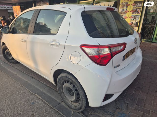 טויוטה יאריס