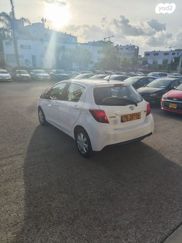 טויוטה יאריס