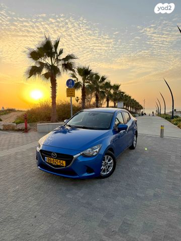 מודעת רכב מאזדה 2