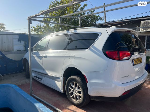 קרייזלר פסיפיקה