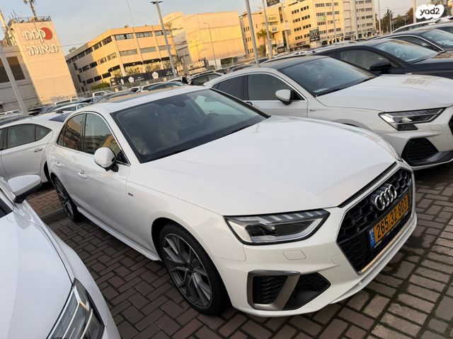 מודעת רכב אאודי A4