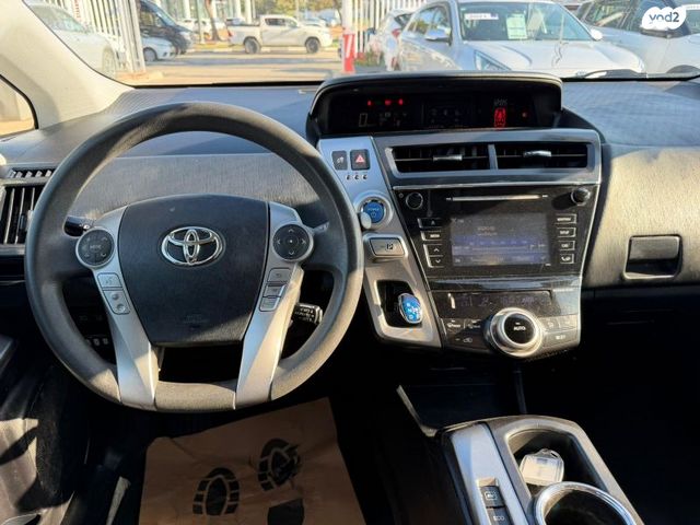 טויוטה פריוס פלוס