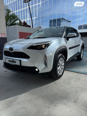 מודעת רכב טויוטה יאריס קרוס