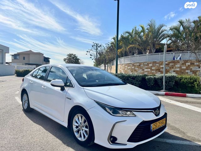 מודעת רכב טויוטה קורולה