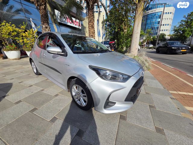 טויוטה יאריס