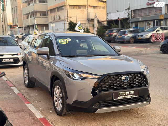 טויוטה קורולה קרוס