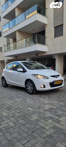 מודעת רכב מאזדה 2