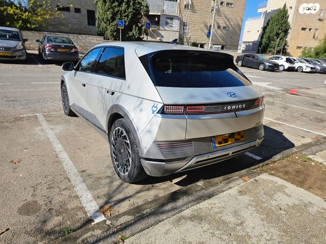 יונדאי איוניק 5